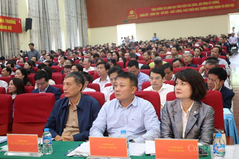 Lãnh đạo các Bộ, ngành tham dự hội nghị