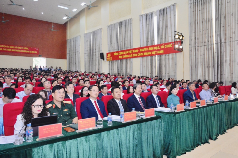 Hội nghị có sự tham dự của Bộ trưởng Bộ Giáo dục và Đào tạo, đại diện các Bộ, ngành, cùng 250 trường cao đẳng, trung cấp nghề trên toàn quốc