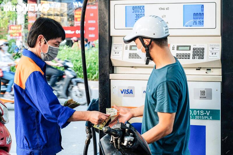 Từ 15h ngày 23/10, giá xăng dầu trong nước giảm đồng loạt