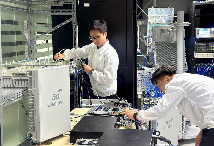 Với Viettel, công nghệ chỉ thực sự có ý nghĩa khi giúp con người sống tốt hơn, an toàn và hạnh phúc hơn. Ảnh: NVCC