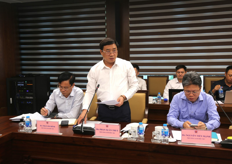 Phó Tổng giám đốc Tập đoàn Phan Xuân Thuỷ - Tổ trưởng Tổ giúp việc số 5, Ban Chỉ đạo Chuyển đổi số TKV phát biểu tại cuộc họp