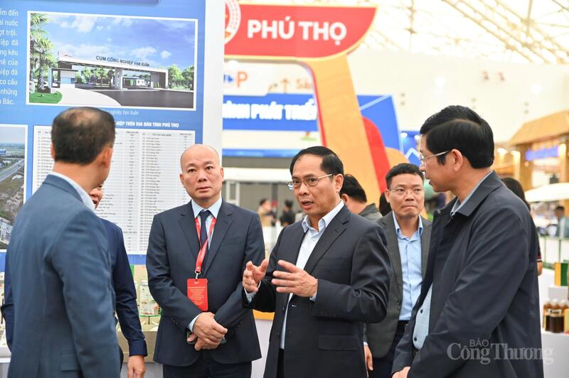 Phó Thủ tướng Bùi Thanh Sơn kiểm tra tiến độ triển khai Hội chợ Mùa Thu 2025 - 11