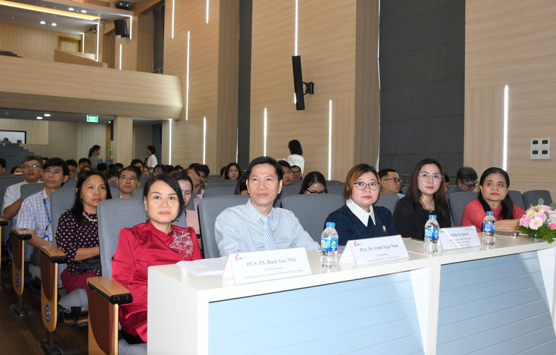 Đại biểu tham dự sự kiện. Ảnh: Minh Khuê.