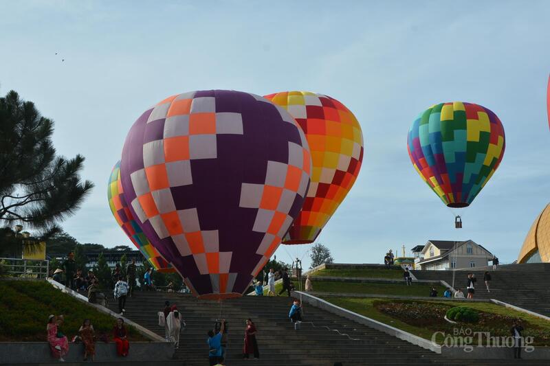Lâm Đồng là điểm đến không thể bỏ qua cho du khách trong và ngoài nước. Ảnh: Lê Sơn