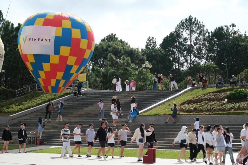 Lễ hội Khinh khí cầu và nghệ thuật năm 2025 nhận được nhiều sự quan tâm của nhân dân tỉnh Lâm Đồng và du khách. Ảnh: Lê Sơn