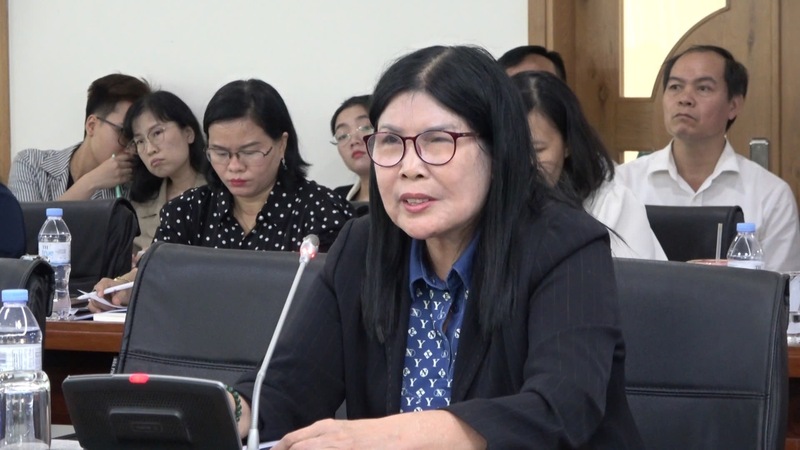Bà Nguyễn Thị Tình, Tổng giám đốc Công ty cổ phần Kỹ nghệ thực phẩm Việt Nam (Vifon) chia sẻ tại hội thảo.