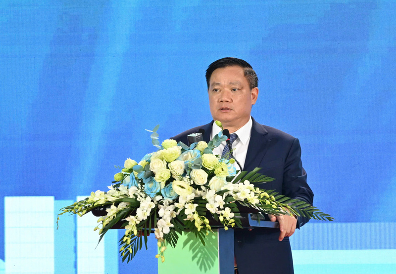 Theo Chủ tịch UBND tỉnh Hưng Yên Nguyễn Khắc Thận, một trong những nhiệm vụ trọng tâm, trụ cột để kinh tế Hưng Yên phát triển nhanh, toàn diện là phát triển năng lượng sạch, năng lượng tái tạo cùng với đó là phát triển kinh tế biển bền vững.