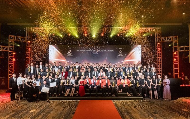Đại diện các đơn vị chiến thắng tại Giải thưởng Bất động sản Việt Nam PropertyGuru lần thứ 11