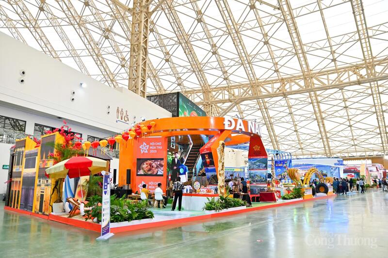 Không gian trưng bày của Thành phố Đà Nẵng. Ảnh: Nam Nguyễn.