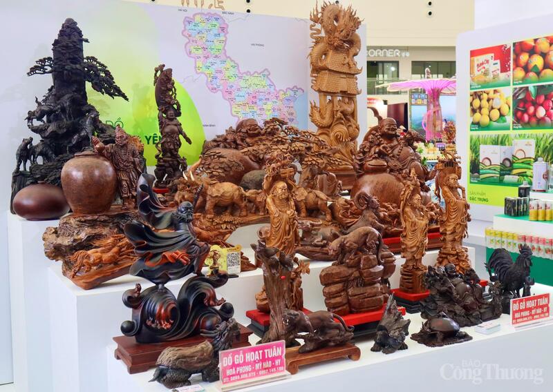 Hưng Yên quảng bá sản phẩm chủ lực tại Hội chợ Mùa Thu - 3