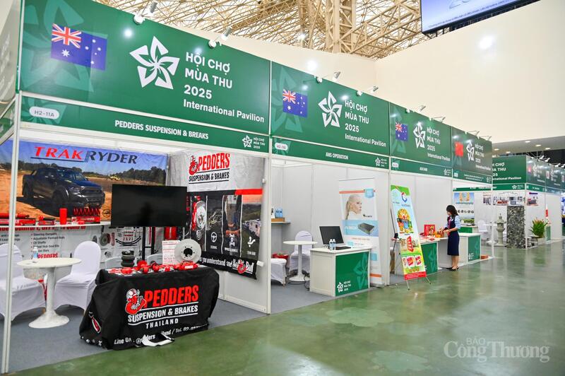 Các gian hàng của doanh nghiệp New Zealand tham gia Hội chợ Mùa Thu lần thứ nhất - năm 2025.