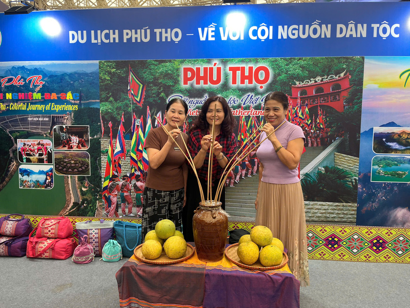 Không gian trải nghiệm du lịch Phú Thọ thu hút khách tham quan check-in.