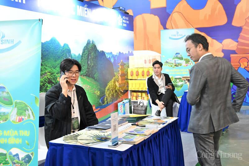Hội chợ Mùa Thu lần thứ I - 2025, doanh nghiệp kỳ vọng được mở rộng kết nối giao thương, quảng bá thương hiệu. Ảnh: Nguyễn Nam