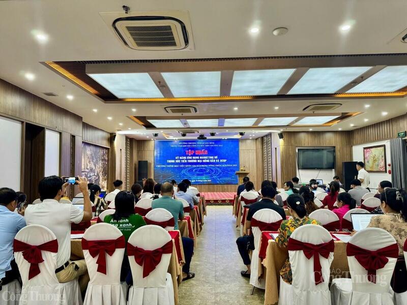 Một buổi tập huấn về thương mại điện tử tại tỉnh Quảng Trị