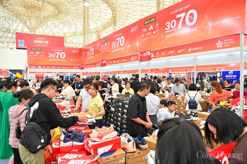 Tại Hội chợ Mùa Thu lần thứ nhất - 2025, nhiều chương trình ưu đã được tung ra, kích cầu tiêu dùng
