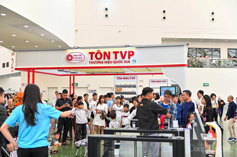 Sản phẩm công nghiệp, công nghệ cao hút khách tại Hội chợ Mùa Thu 2025 - 17
