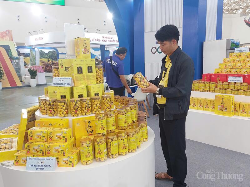 Trà hoa vàng Quy Hoa được ưa chuộng tại Hội chợ Mùa Thu 2025