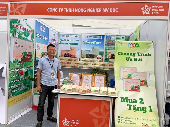 Ông Nguyễn Văn Dịnh, Giám đốc Công ty TNHH Nông nghiệp Mỹ Đức tại gian hàng