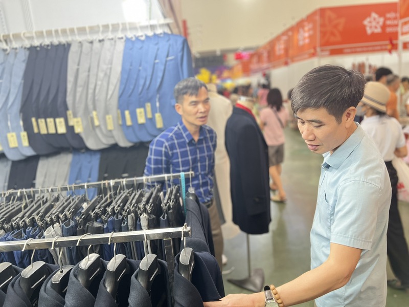 Các sản phẩm được sắp xếp theo phân khúc giúp khách dễ lựa chọn.