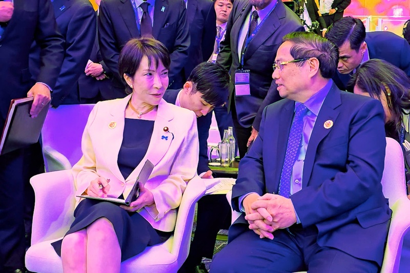 Thủ tướng Chính phủ Phạm Minh Chính gặp tân Thủ tướng Nhật Bản Takaichi Sanae. Ảnh: VGP