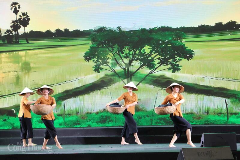 Tiết mục ngày mùa