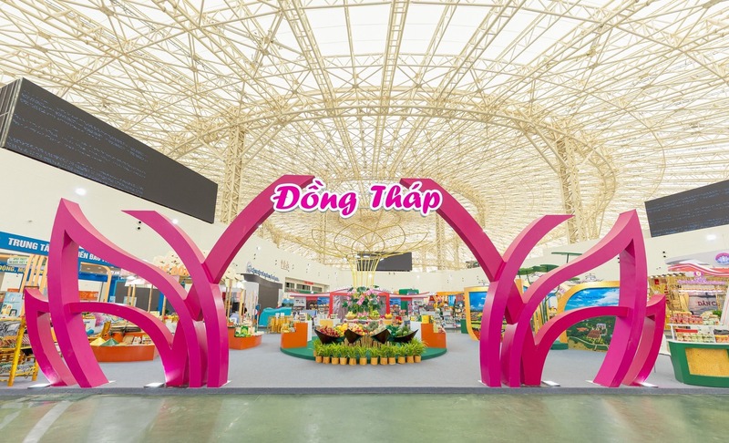 Gian trưng bày của Đồng Tháp tại Hội chợ Mùa Thu lần thứ nhất - 2025 - Ảnh: Nam Nguyễn