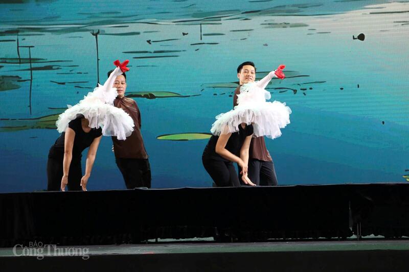 Tiết mục Hồ thiên nga