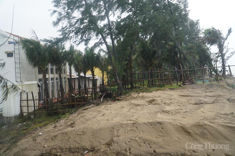 Sạt lở vào sát trong khu vực dân cư