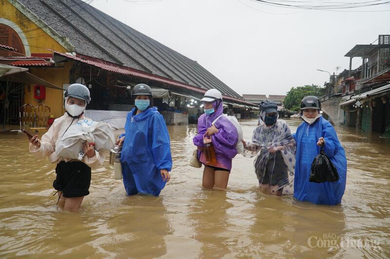 Khu vực chợ Hội An nước dâng cao