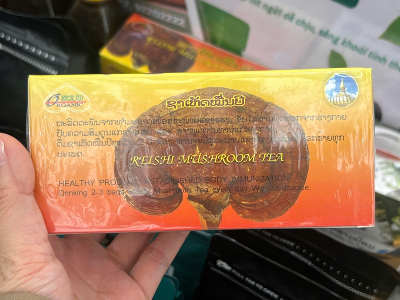 Nhiều sản phẩm trà thiên nhiên cũng góp mặt. Ảnh: Thanh Thảo.