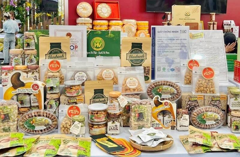Các sản phẩm của Công ty cổ phần Hạt điều Hải Bình Gia Lai. Ảnh: Bích Thu