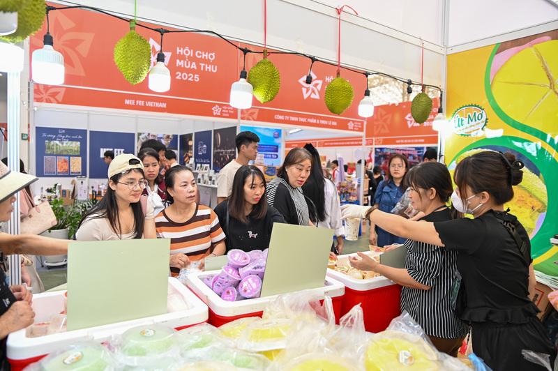 Sức mua mạnh mẽ tại Hội chợ Mùa Thu lần thứ nhất - 2025 - 6