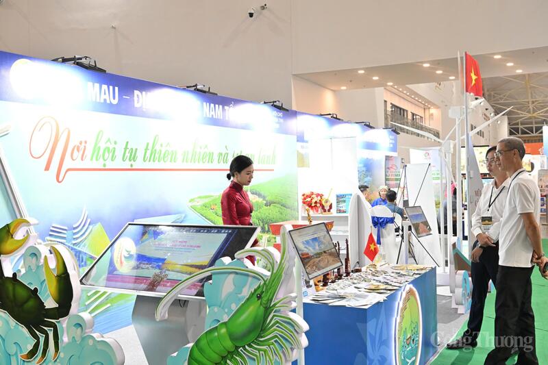 Hội chợ Mùa Thu lần thứ nhất - 2025 quy tụ doanh nghiệp trên mọi miền tổ quốc với sản phẩm và nét đặc trưng riêng. Ảnh: Nguyễn Nam