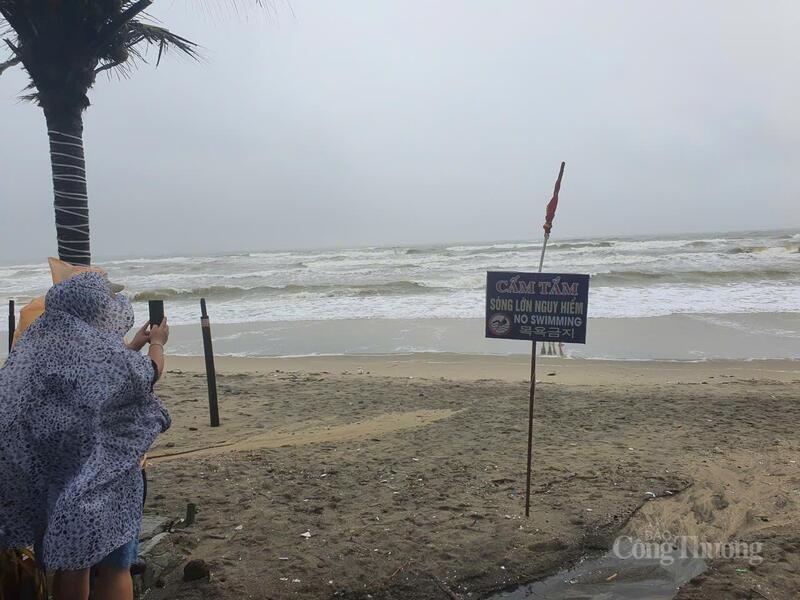 Chính quyền phường Hội An Tây đã đặt biển cảnh báo nguy hiểm