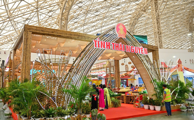 Không gian phân khu “Thu đất Việt - Sắc nước hương Thu”, khu thưởng trà. Ảnh: Hoàng Minh