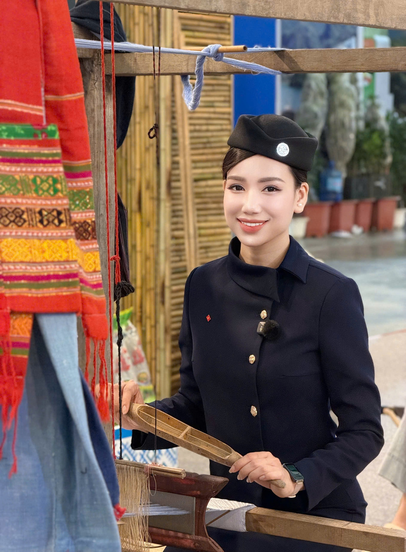 Nhà sáng tạo nội dung Ngọc Bamboo nhiệt tình đồng hành, sáng tạo nhiều nội dung hấp dẫn, góp phần lan tỏa hình ảnh Hội chợ Mùa Thu lần thứ nhất - 2025.
