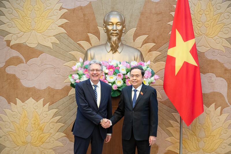 Chủ tịch Quốc hội Trần Thanh Mẫn và Chủ tịch Ủy ban Thương mại quốc tế của Nghị viện Châu Âu Bern Lange. Ảnh: Phạm Thắng