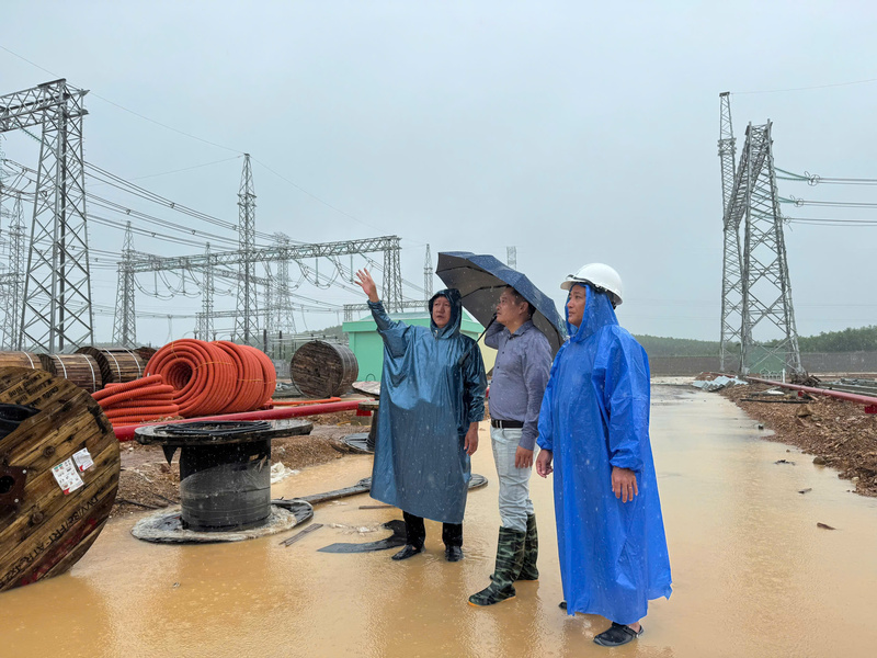 Các nhà thầu thông tin về tiến độ xây dựng trạm biến áp