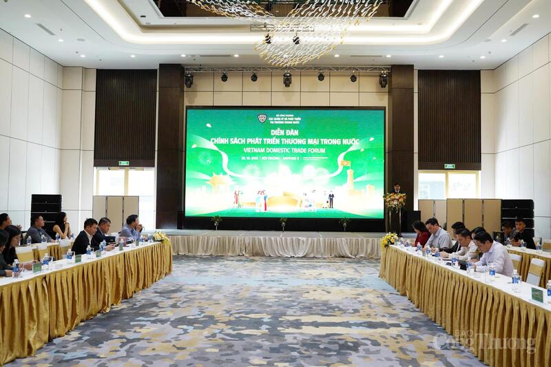 Toàn cảnh Diễn đàn chính sách phát triển thương mại trong nước năm 2025. Ảnh: Thái Mạnh