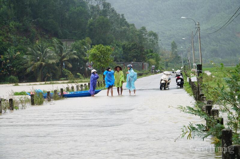 Đà Nẵng: Nước bủa vây nhiều thôn, tổ thuộc phường Hải Vân - 20