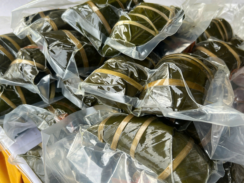 Bánh chưng gù là một trong những thức quà đặc sản của tỉnh Tuyên Quang. Ảnh: Thanh Thảo