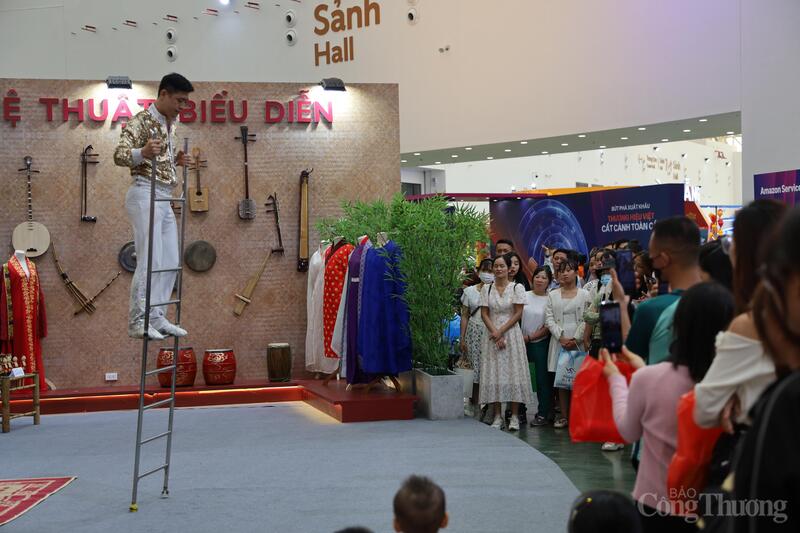 Sắc màu nghệ thuật khuấy động Hội chợ Mùa Thu  - 5