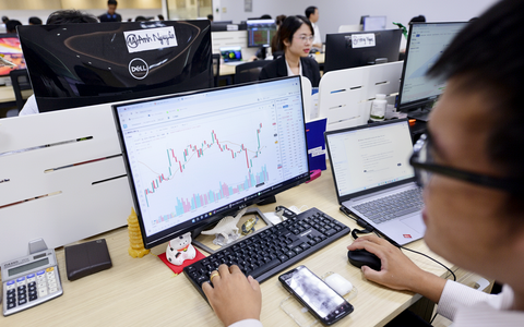 Hạ tầng công nghệ cũng cần được doanh nghiệp đầu tư đúng mức. IPO không chỉ là tài chính mà còn là vận hành. Doanh nghiệp cần đầu tư hệ thống công nghệ để đáp ứng công bố thông tin định kỳ, quản lý dữ liệu cổ đông và đảm bảo giao dịch minh bạch.