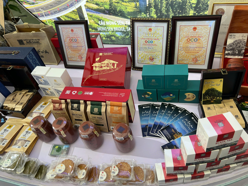 Nhiều địa phương đã mang nhiều sản phẩm trà nổi danh, độc đáo để quảng bá thương hiệu trà Việt tại Hội chợ. Ảnh: Thanh Thảo.