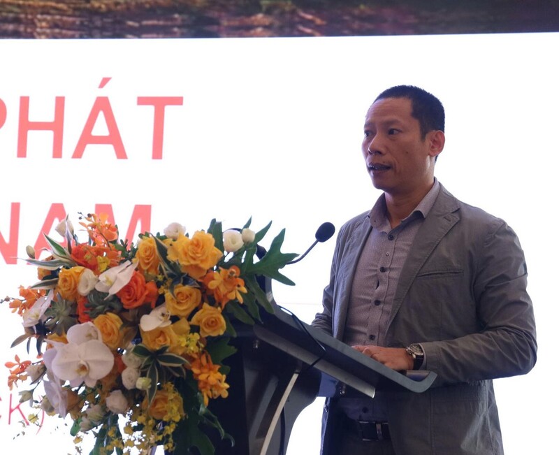 Ông Phạm Trường Sơn, đại diện Cục Đổi mới sáng tạo, Chuyển đổi xanh và Khuyến Công phát biểu tại hội thảo.