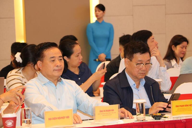 Đại diện các hiệp hội tham gia hội nghị. Ảnh: Phong Lâm