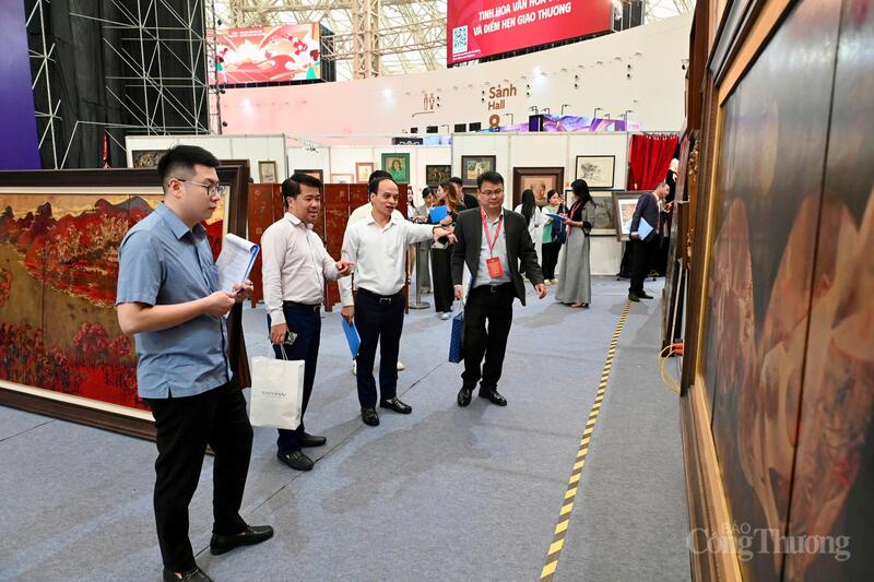 Các sản phẩm trưng bày của các gian hàng được chấm điểm tạo dấu ấn lớn tại Hội chợ Mùa Thu lần thứ nhất - 2025