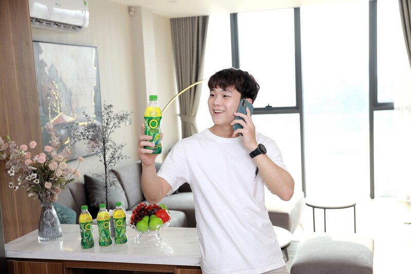 Trà Xanh Không Độ với EGCG là lựa chọn yêu thích của sinh viên để giữ tinh thần thư giãn, giải nhiệt và cân bằng năng lượng giữa học tập, công việc.