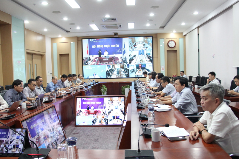 EVNCPC huy động toàn lực, phối hợp khẩn trương khôi phục cấp điện cho nhân dân. Ảnh: Nguyễn Phượng