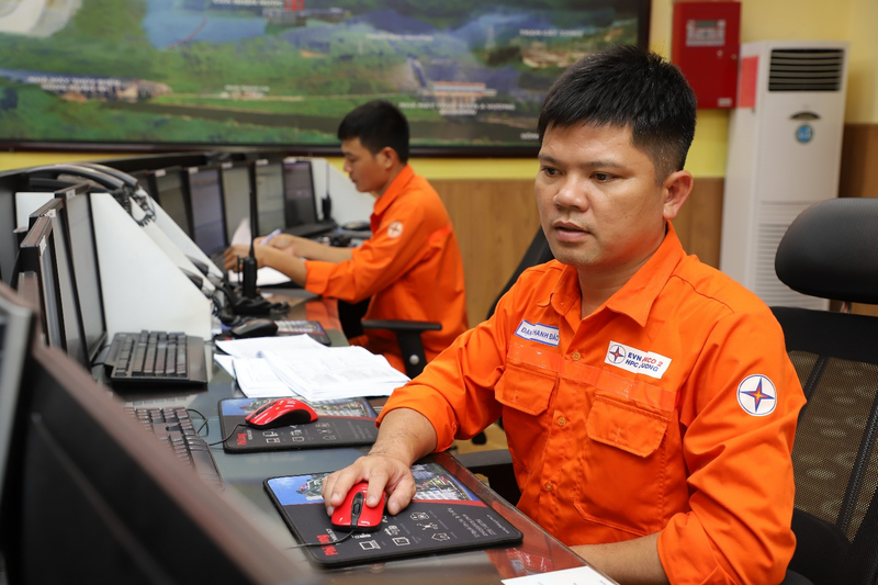 Phòng điều khiển Nhà máy Thủy điện A Vương